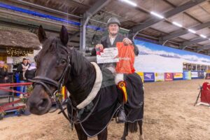 251229 Paarden 110cm 2 fasen speciaal podium